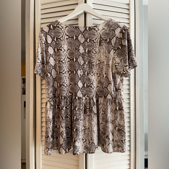 Entro | Women’s Printed Top - Picture 4 of 4